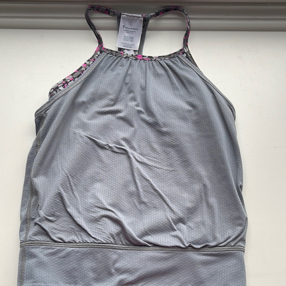 Ivivva active top
